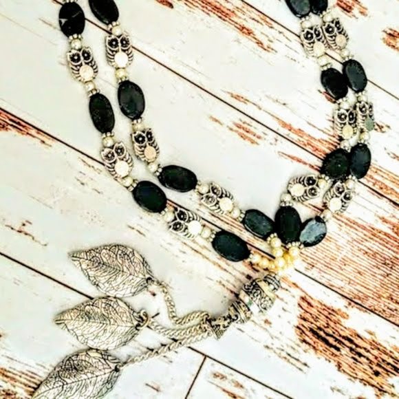 The Girl With Kaleidoscope Eyes Jewelry - Onyx & Pearl Necklace